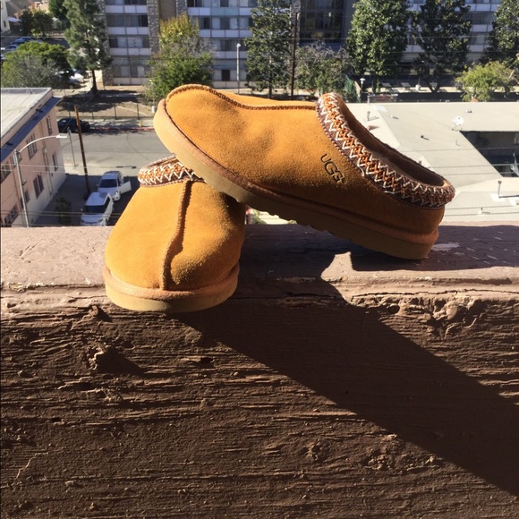 UGG Tasman Slipper Size 9 - Picture 2 of 10